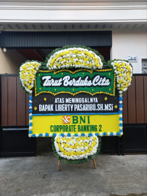 Papan Bunga Duka di Cermee